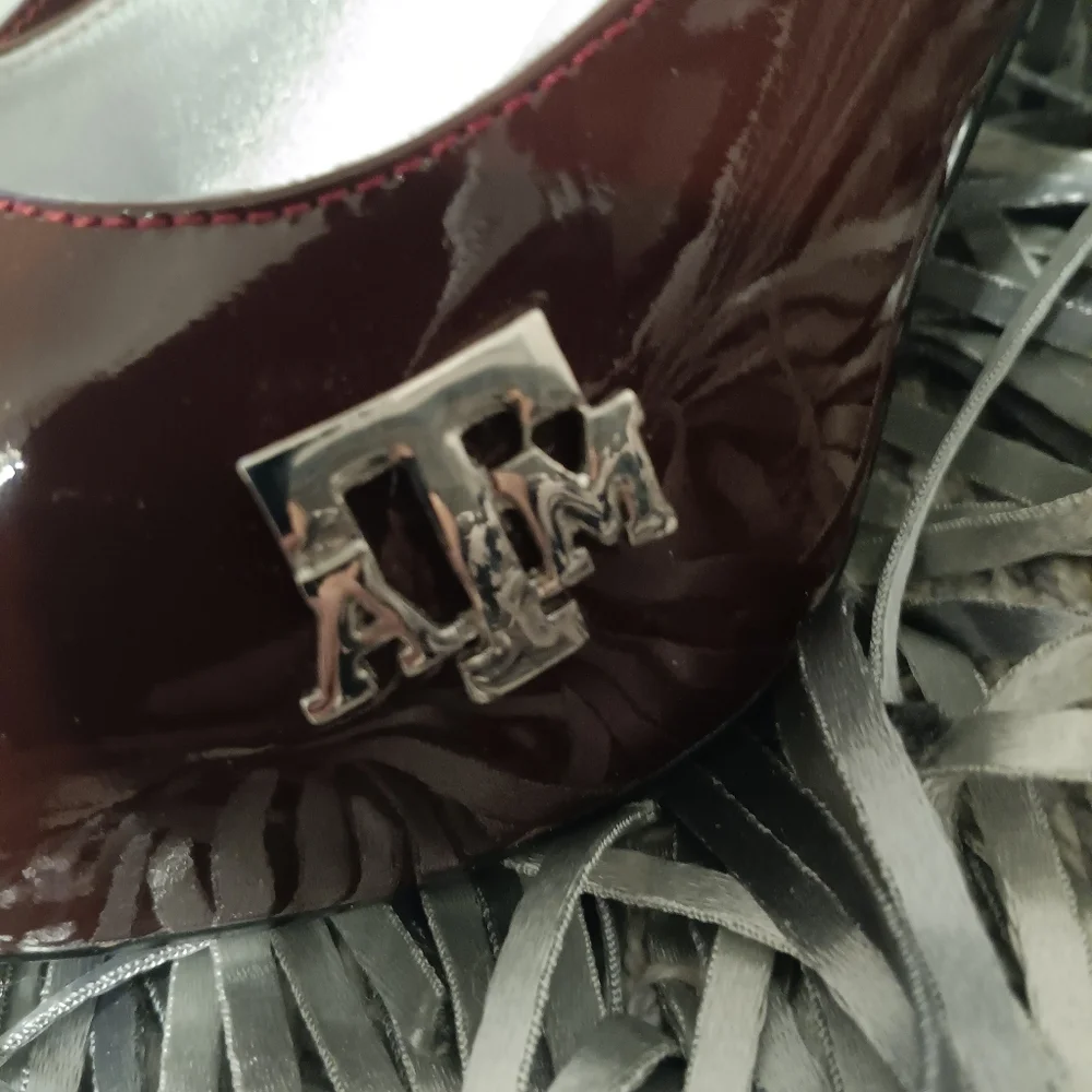 FANFEET heels collegiate Texas A&M Gig'Em maroon peep toe logo - 7.5